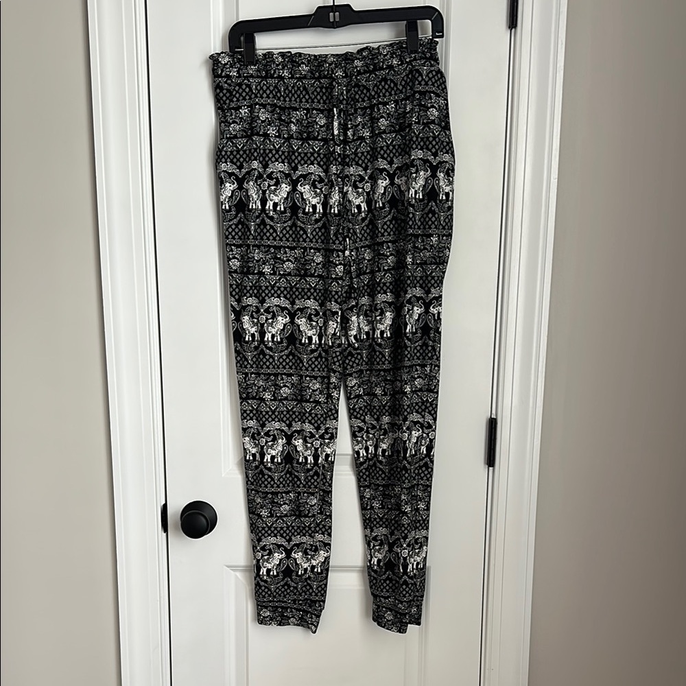 Mudd Black and White Elephant Print Pants